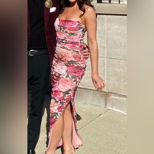 Express Body Contour Floral Print Ruched Mesh Midi Dress